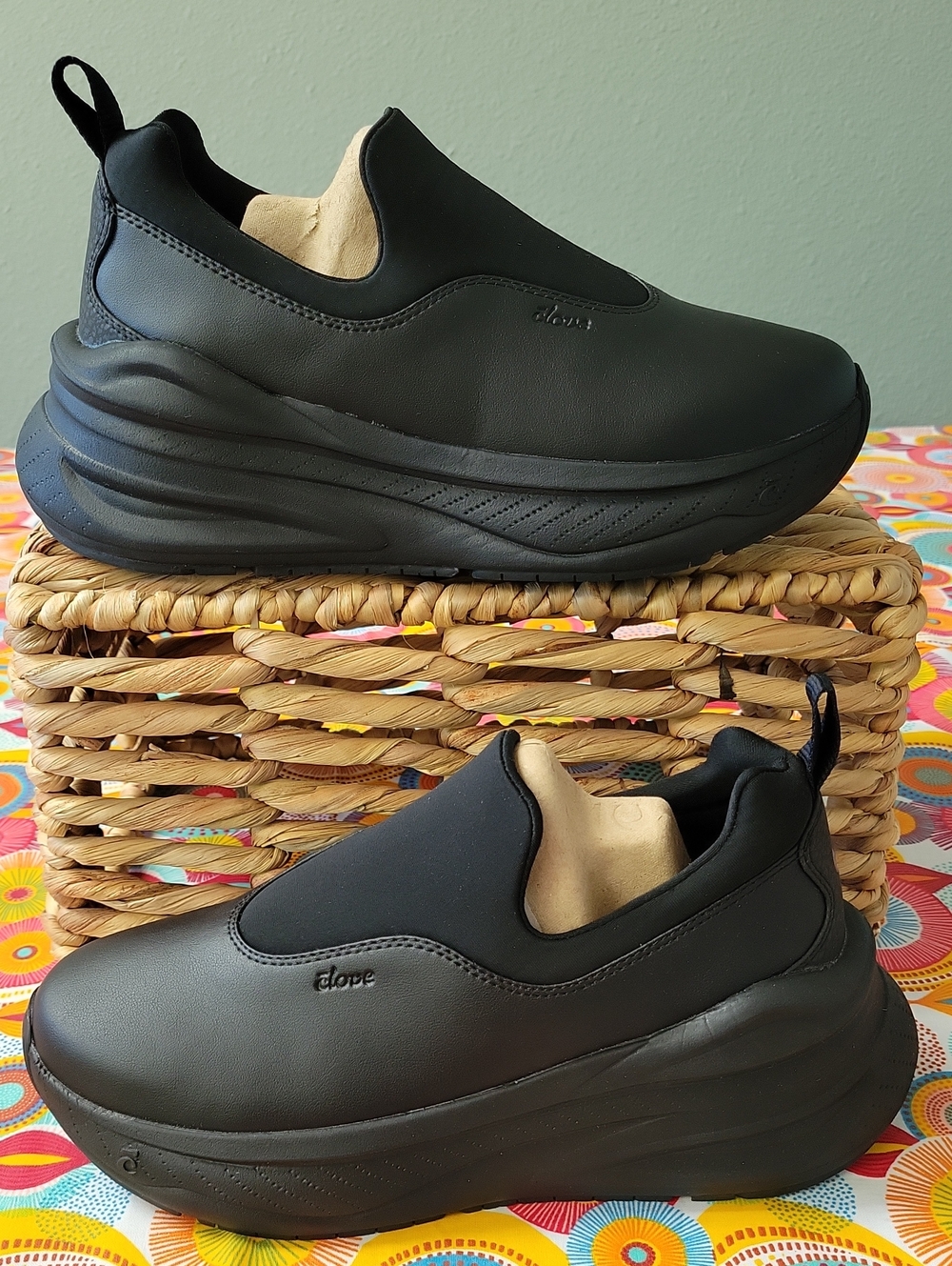 Clove Women's Ona All Black Option Sneakers Slip-on Size 6.5